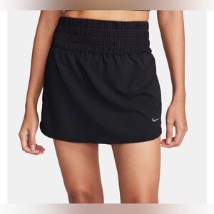 NWT Nike One Women's Dri-FIT Ultra High-Waist Pull-On Skort, black, M